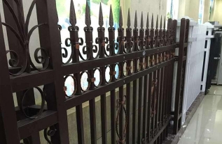 鄭州新型鋅鋼歐式護欄