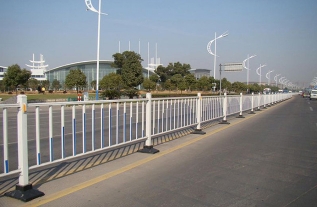 鄭州隔離護(hù)欄