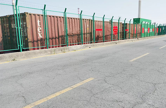 護(hù)欄網(wǎng) 護(hù)欄網(wǎng)